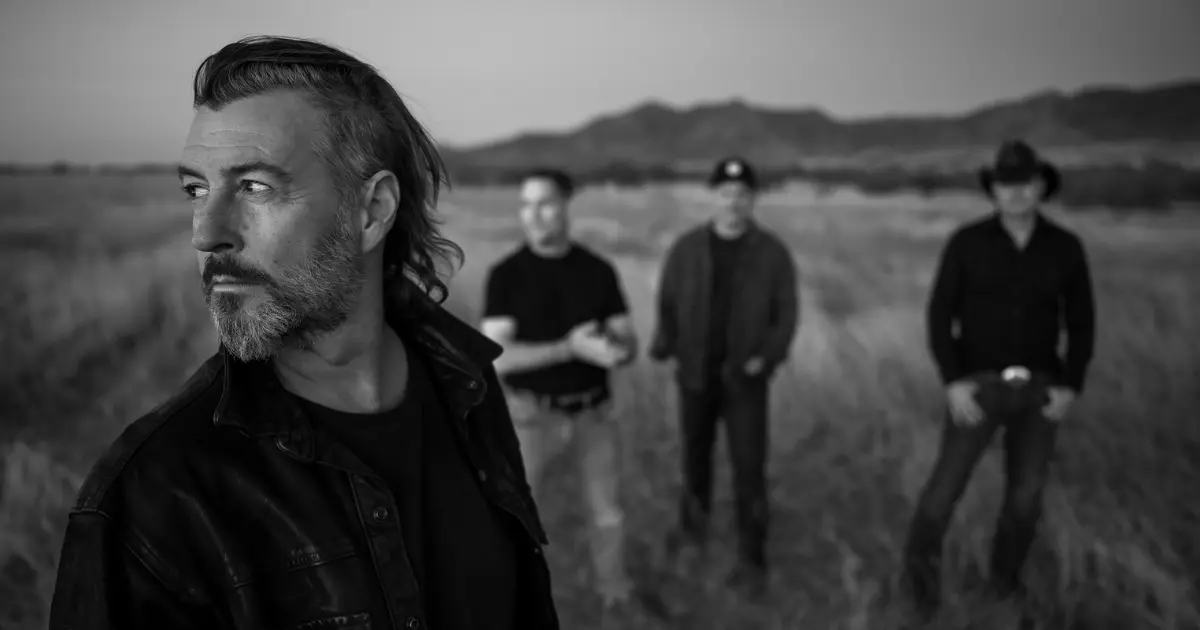 Roger Clyne and The Peacemakers