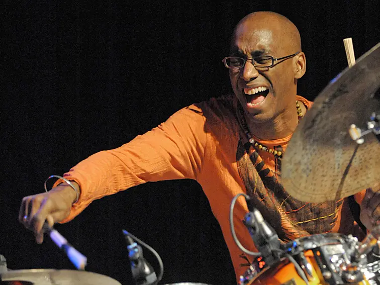 Omar Hakim, Rachel Z